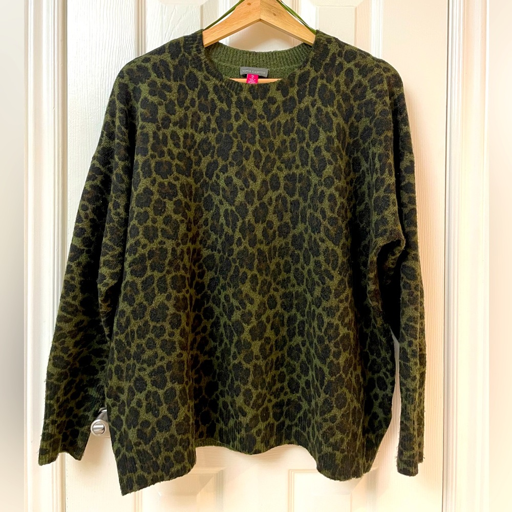 Low key Vince Camuto Cheetah Print Sweater